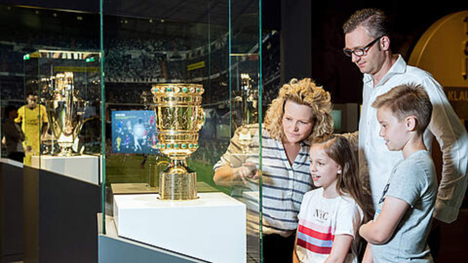 Sommerferien-im-Fussballmuseum-Dortmund-DFB-Pokal.jpg