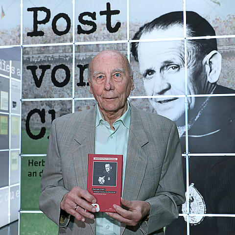 sonderausstellung-post-vom-chef-horst-eckel-buch.JPG