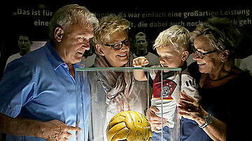 ausstellung-highlights-wunder-von-bern.jpg