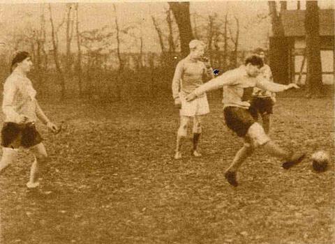1930_Frauenfussball.jpg