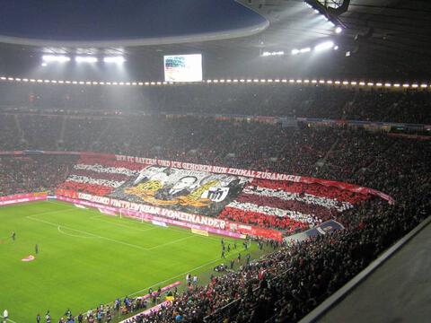 Mit dieser Choreographie erinnerten die Fans des FC Bayern 2014 an ihren lange vergessenen Präsidenten Kurt Landauer.