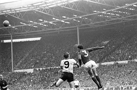 dfm-hall-of-fame-uwe-seeler-detailfoto5.jpg
