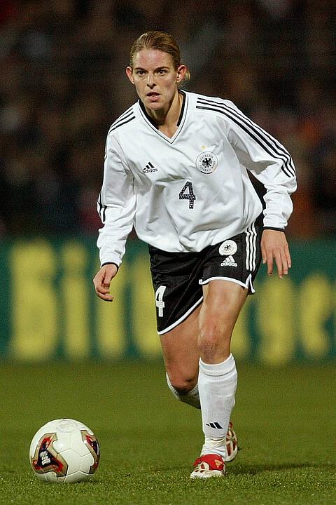 fussballmuseum-hall-of-fame-nia-kuenzer2.jpg