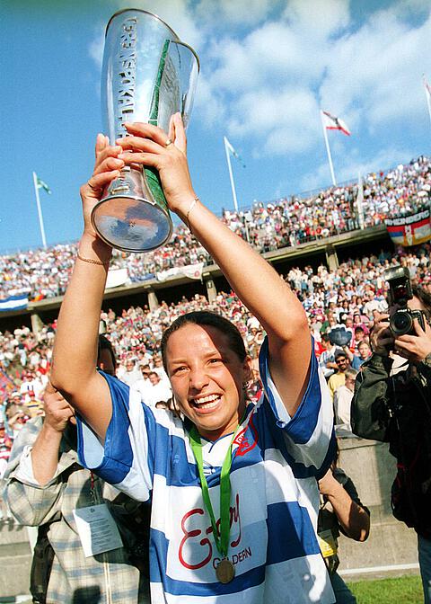 fussballmuseum-hall-of-fame-inka-grings1.jpg
