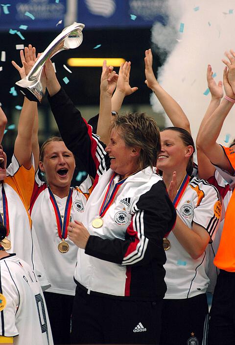 fussballmuseum-hall-of-fame-tina-theune2.jpg