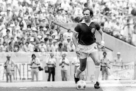 dfm-hall-of-fame-franz-beckenbauer-detailfoto5-2.jpg