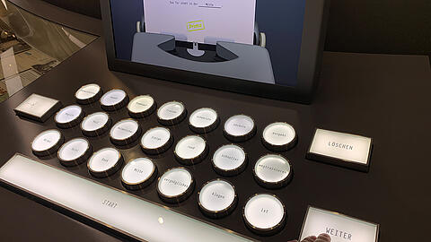 museum-ausstellung-herberger-briefe-quiz-schreibmaschine.JPG
