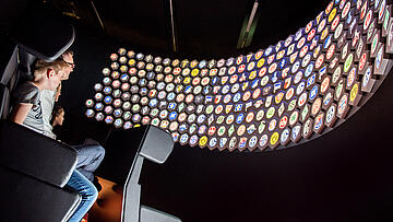 fussballmuseum-ausstellung-360-grad-bundesliga-show-vereine.jpg