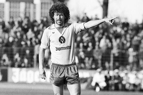 dfm-hall-of-fame-paul-breitner-detailfoto4.jpg