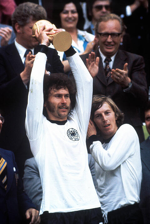 dfm-hall-of-fame-paul-breitner-detailfoto2.jpg