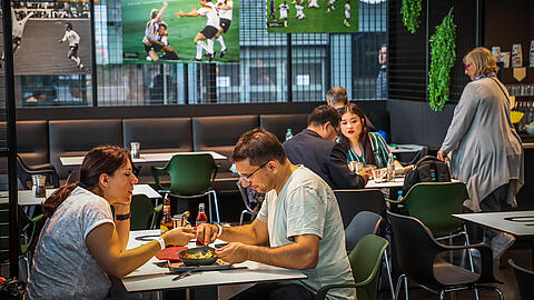 gastronomie-essen-trinken-fussballmuseum-shop-und-bistro-genuss.jpg